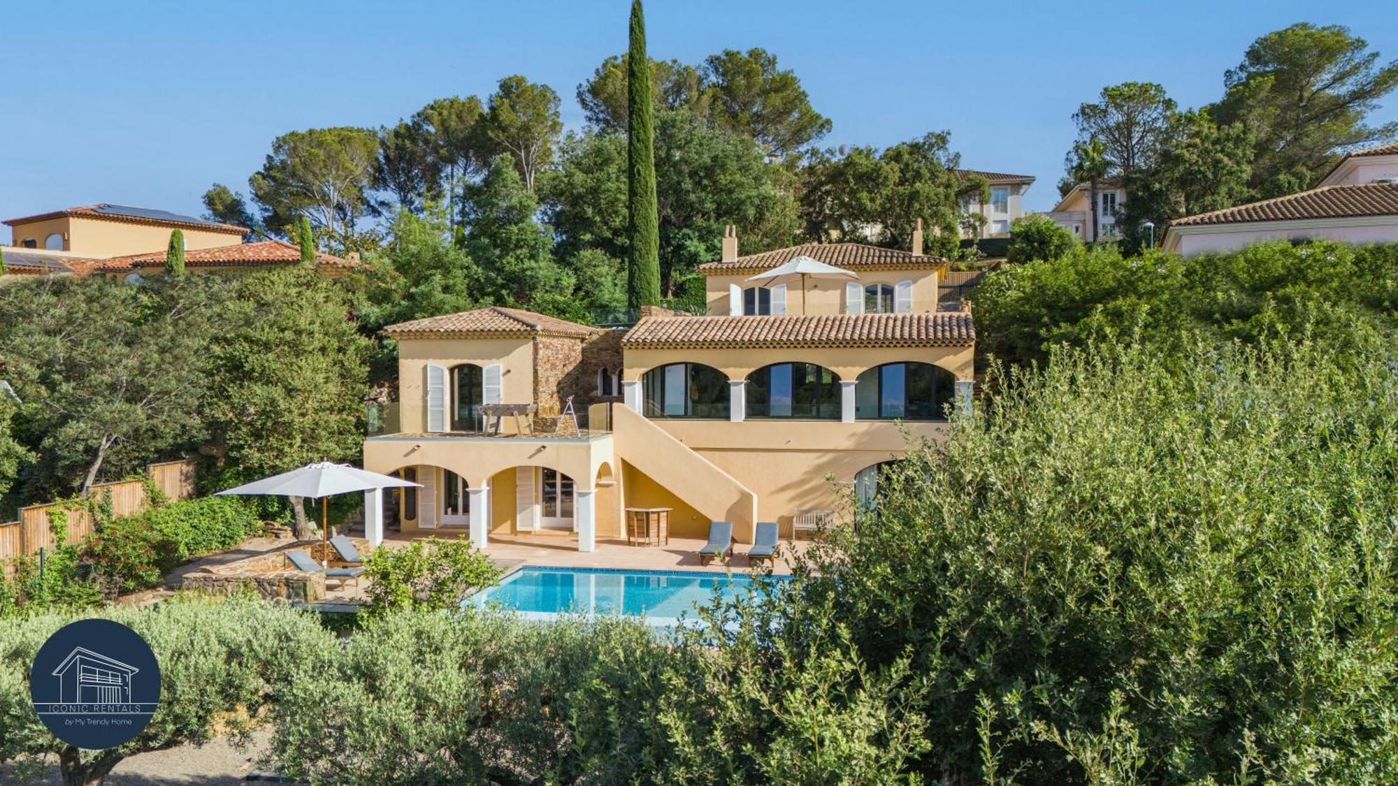 Villa Familiale Avec Vue Imprenable Saint-Raphaël Zewnętrze zdjęcie